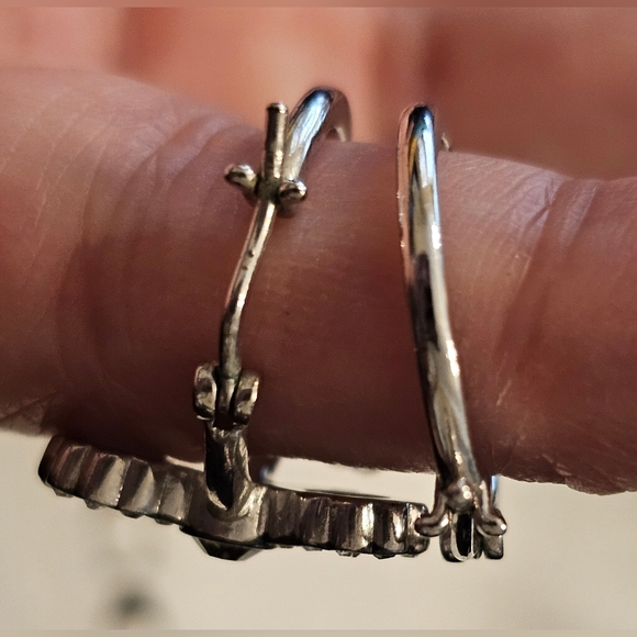 Coach Sparkling Crystal Silver Bow Huggie Hoop Earrings - EUC - Picture 4 of 8